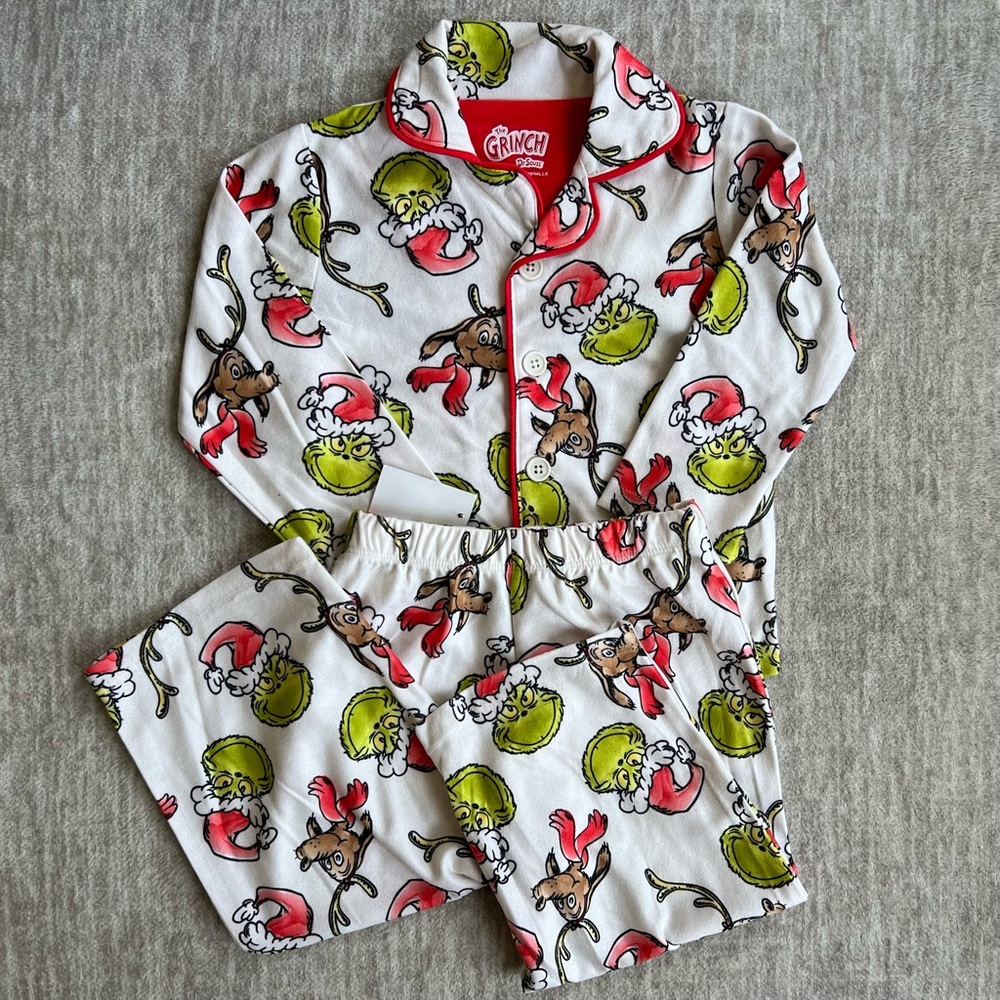 NWT Grinch pajama set